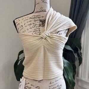 Commense Cream Off-Shoulder Top